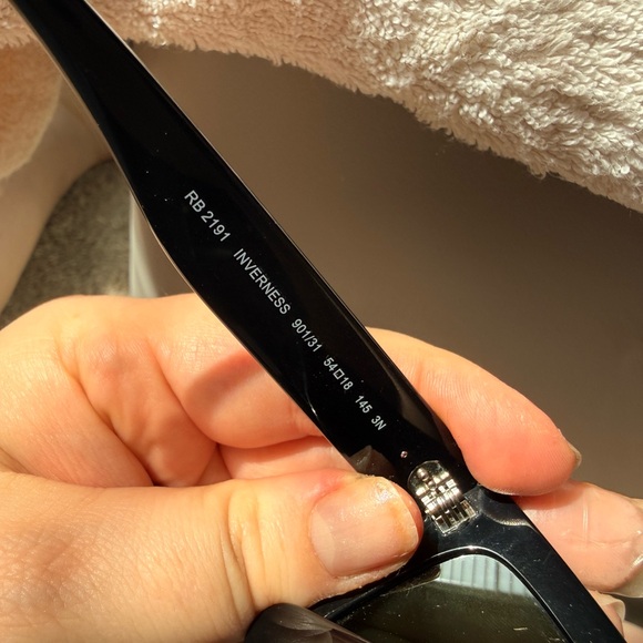 Ray-Ban Black Sunglasses - Picture 5 of 6